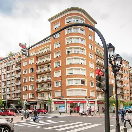 Elegante Y Recien Reformado En Abando *