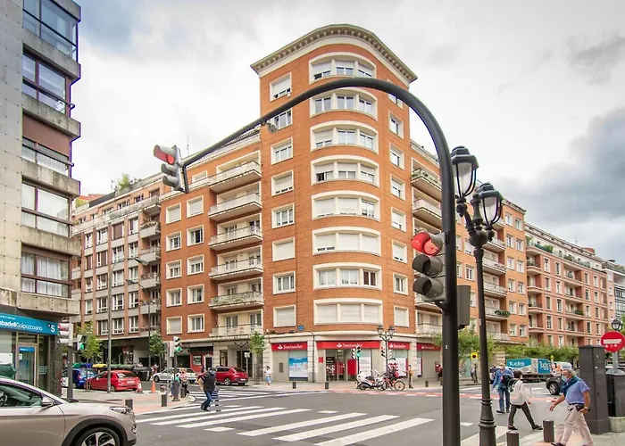 Elegante Y Recien Reformado En Abando *