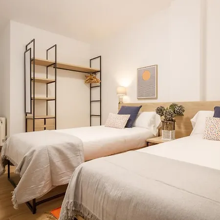 Elegante Y Recién Reformado En Abando *