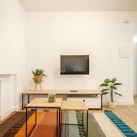 Elegante Y Recién Reformado En Abando *